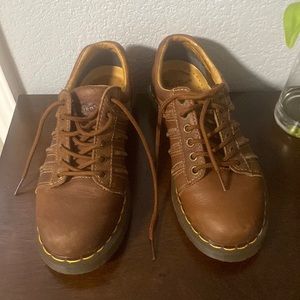 Dr. Martens, size 7. It will fit to a 7 - 7.5. Great condition!